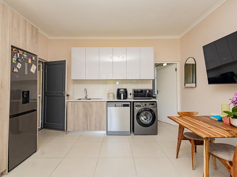 1 Bedroom Property for Sale in Kenilworth Western Cape